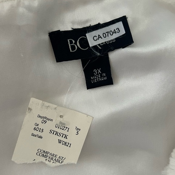 White Faux Fur Shrug - Picture 6 of 6